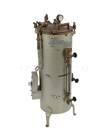 Autoclave With Valve